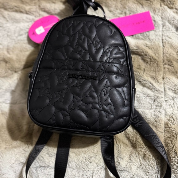 ✨ Betsey Johnson NWT Black Quilted Mini Backpack ✨ - Picture 3 of 4